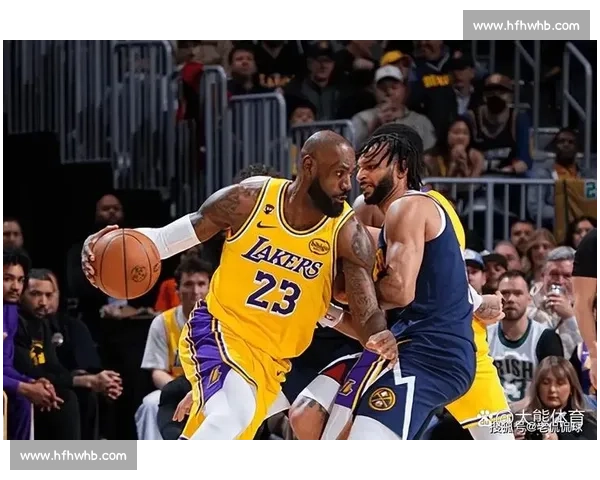 湖人快船第二场精彩对决詹姆斯与乔治激烈对抗再度上演扣人心弦比赛