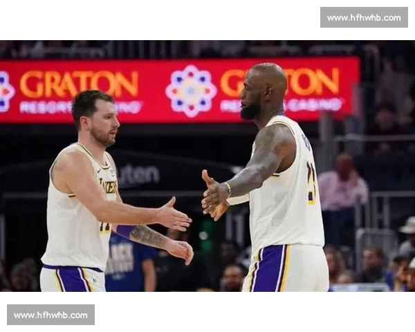 2012年尼克斯对决湖人经典之夜时代碰撞传奇球星同场争锋历史瞬间 2012年尼克斯对决湖人经典之夜时代碰撞传奇球星同场争锋历史瞬间